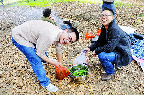 男人也是會(huì)做飯的
